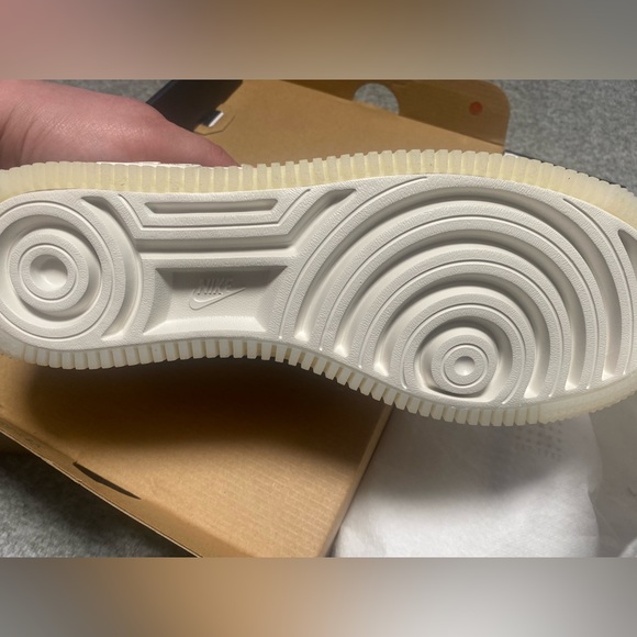 Women’s Size 12 Nike AF1 - Picture 5 of 9